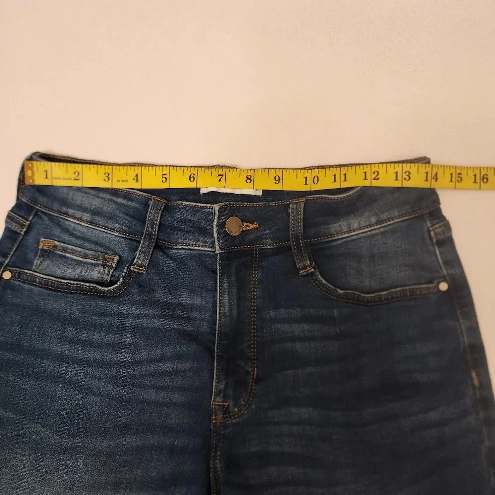 Nine West Womend Bermuda Frayed Denim Shorts Size 4 Loose Fit - Picture 4 of 10